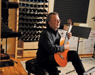Manuel Barrueco recording Classical Guitar®168网极速赛车体彩数据站
